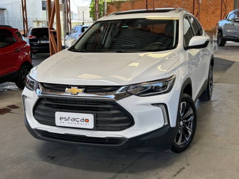 CHEVROLET - TRACKER - 2021/2022 - Branca - R$ 111.900,00