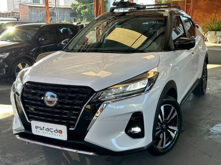 NISSAN - KICKS - 2023/2024 - Branca - R$ 132.900,00