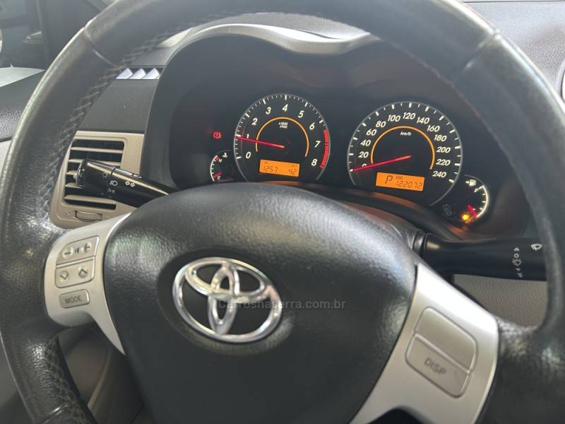 TOYOTA - COROLLA - 2013/2014 - Preta - R$ 67.900,00