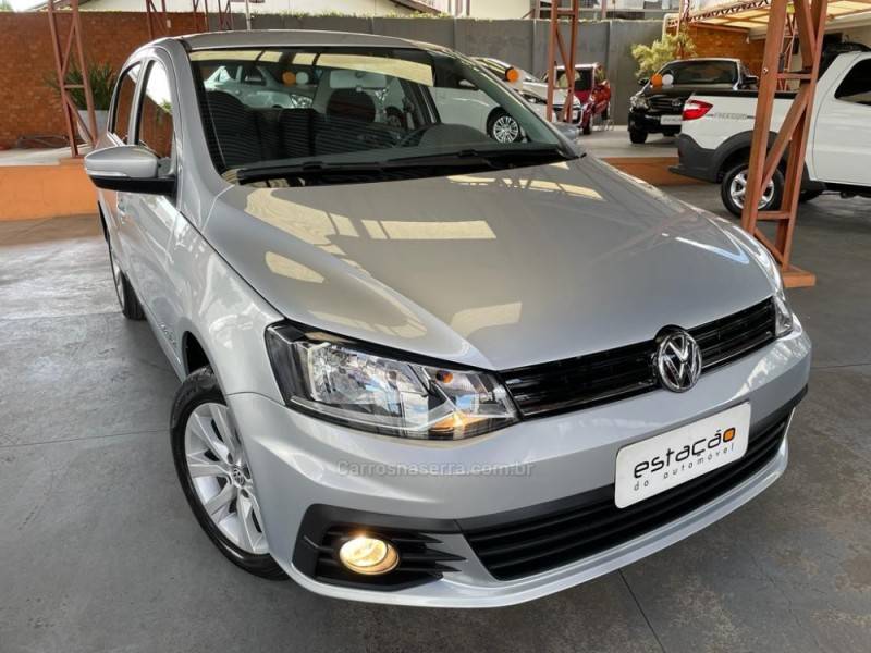 VOLKSWAGEN - VOYAGE - 2016/2017 - Prata - R$ 54.900,00