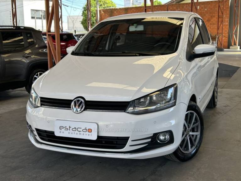VOLKSWAGEN - FOX - 2015/2016 - Branca - R$ 55.900,00