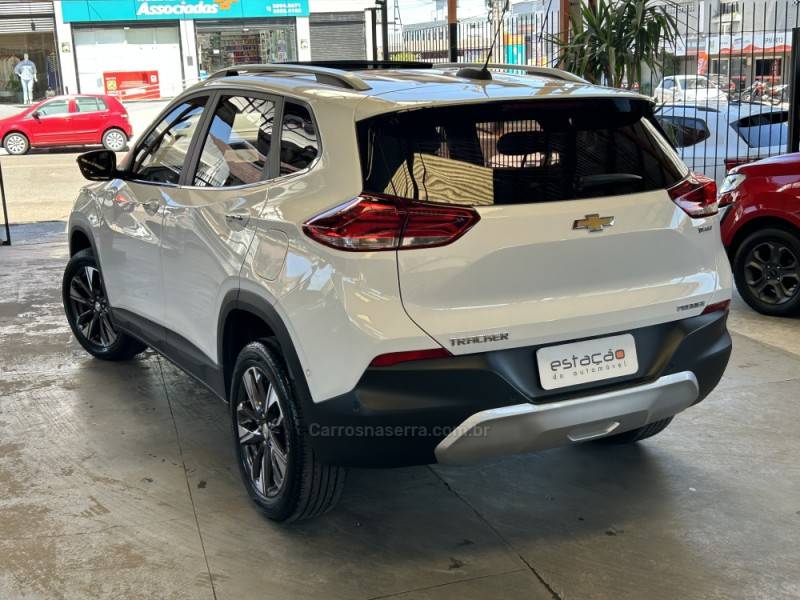 CHEVROLET - TRACKER - 2021/2022 - Branca - R$ 111.900,00
