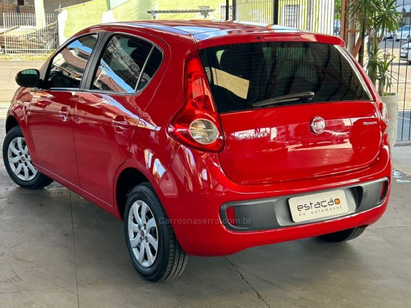 FIAT - PALIO - 2015/2016 - Vermelha - R$ 39.900,00