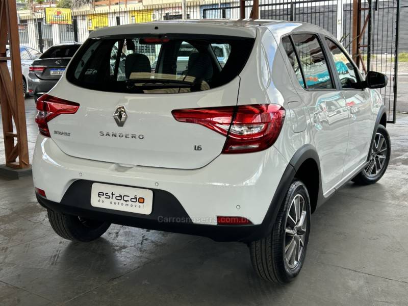 RENAULT - SANDERO - 2019/2020 - Branca - R$ 67.900,00