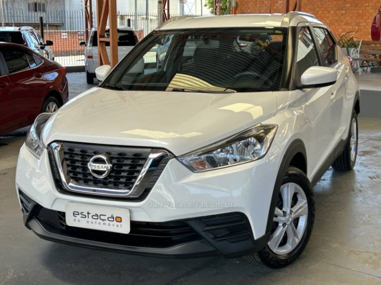 NISSAN - KICKS - 2018/2019 - Branca - R$ 81.900,00