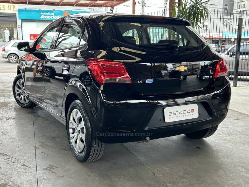 CHEVROLET - ONIX - 2017/2017 - Preta - R$ 57.900,00