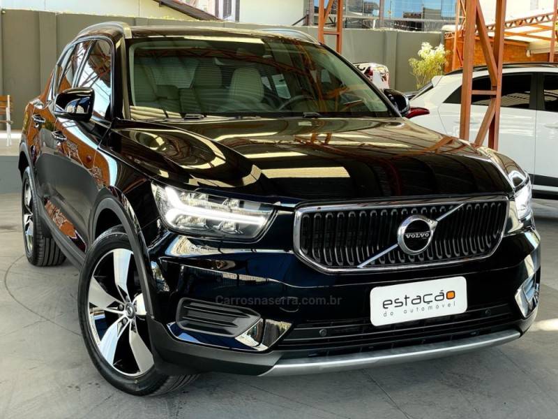 VOLVO - XC 40 - 2018/2019 - Preta - R$ 159.900,00