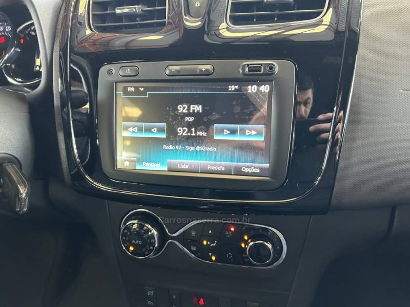 RENAULT - SANDERO - 2019/2020 - Branca - R$ 67.900,00