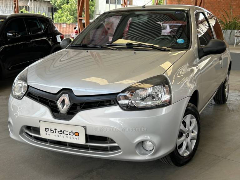 RENAULT - CLIO - 2013/2014 - Prata - R$ 27.900,00