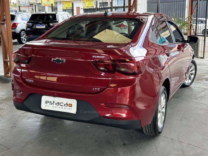 CHEVROLET - ONIX - 2019/2020 - Vermelha - R$ 74.900,00