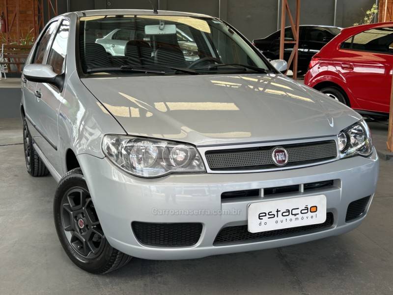 FIAT - PALIO - 2009/2010 - Prata - R$ 28.900,00