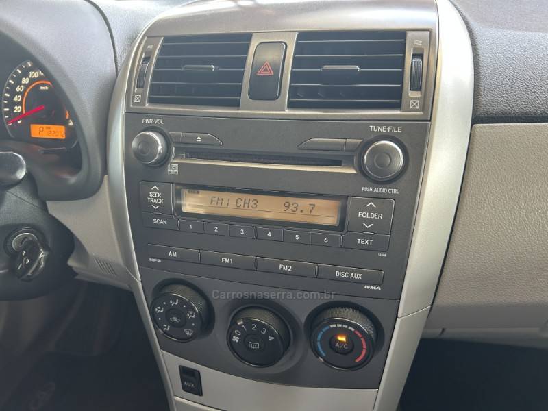TOYOTA - COROLLA - 2013/2014 - Preta - R$ 67.900,00