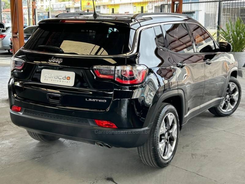 JEEP - COMPASS - 2017/2018 - Preta - R$ 102.900,00