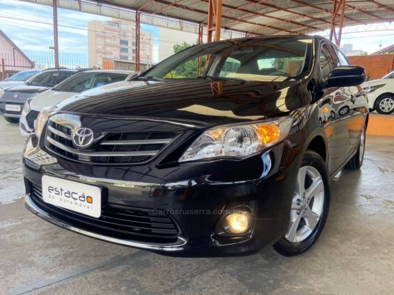 TOYOTA - COROLLA - 2013/2014 - Preta - R$ 64.900,00