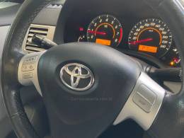 TOYOTA - COROLLA - 2013/2014 - Preta - R$ 66.900,00