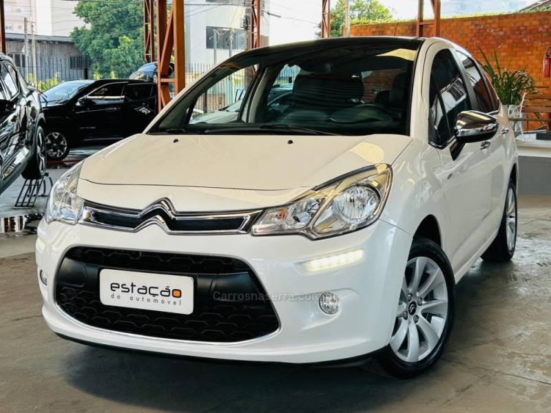 CITROËN - C3 - 2013/2014 - Branca - R$ 45.900,00