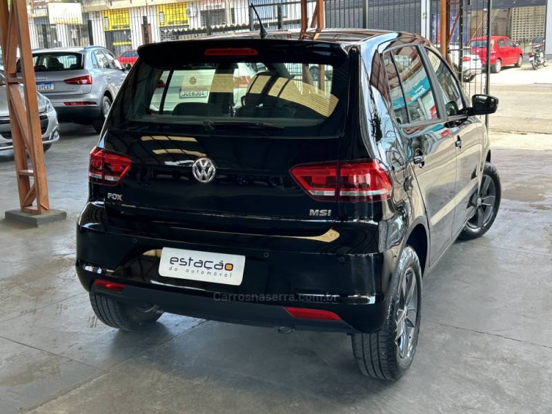 VOLKSWAGEN - FOX - 2016/2017 - Preta - R$ 57.900,00